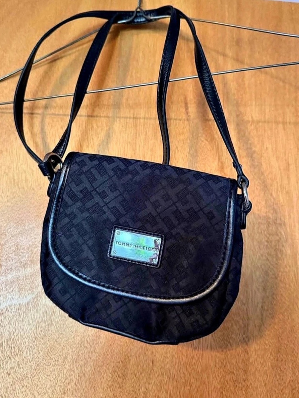 Tommy Hilfiger Black Monogram Crossbody Bag – Adjustable Strap